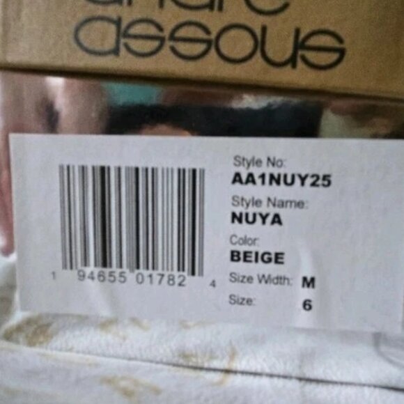 Andre Assous Women's Leather Slip-On Beige Memory Foam Featherweight Size 6 NIB - Picture 2 of 3